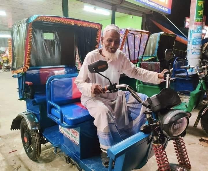 Livelihood Support (Van/Rickshaw)